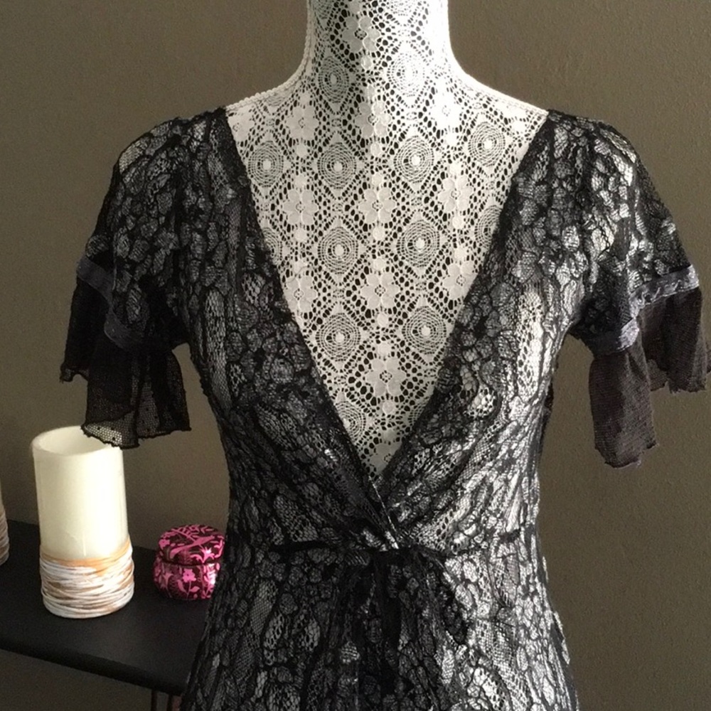 FREE PEOPLE LACE TOP